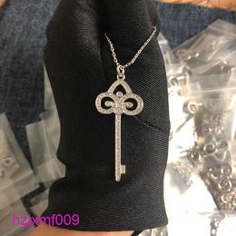 Iu3r Designer Tiffanyset Pendant Necklaces t Home Key Tiff Key Eagle Tail Flower Pendant Necklace Live Broadcast Jewelry High Version Back Cover Full Diamond n