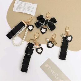 Key Rings Retro Black Love Keychain Fashion Bow Ribbon Pearly Pendant for Women Girls Headphone Case Ornament Key Chains Couple Gift J240108