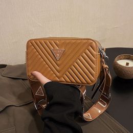 Fashionable 2024 New Outgoing Fashion Versatile Popular Letter Camera Wide Shoulder Strap Diagonal Straddle Bag Women's Handbags