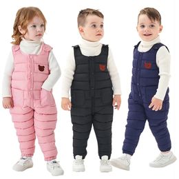 Dzieci zimowe ciepłe kombinezony chłopcy zimowi grube spodnie w dół bawełny dzieci dla dziewcząt 0-5 lat Dzieci Spodnie kombinezonowe 240108