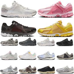 Fashion Fashion Mens Shoes Casual Women Zoom Vomero 5 Black Sesame Royal Tint Photon Dust Doernbecher Olive Designer Running Velvet Brown Fashion