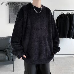 Men O-neck Plush Hoodies Soft Solid Colour Male Casual Basic Flannel Warm Comfort Vintage Japan Style Sweatshirts Plus Size S-3XL 240108