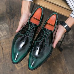 Men Mirror Face Oxfords Designer Formal Patent Leather Pointed Shoes Lace-up Business Dress Green Mocasines