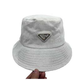 Designer Ball Caps Autumn and Winter New Letter Correct Version Inverted Triangle High Quality Classic Versatile Sunshade Hat for Men and Women, Fisherman's Hat 6ZDZ