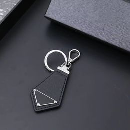 Top designer Unisex black keychain accessories P Keychain Letters Luxury Pattern Car Keychain Handmade Jewellery Gift Tag Key bag High quality