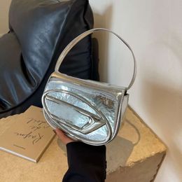 Summer Small Are Popular Women's Handbag Silver Ding Dang 2024 Portable Underarm for Women's Millennial Spicy Girl Style Shoulder Bags