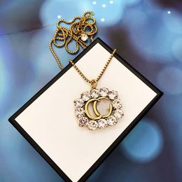 Collana di moda Orecchini di design da donna Collana Bracciale Ottone di alta qualità con diamanti Set di ciondoli con lettera G vuota senza scatola