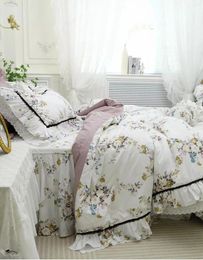 Bedding Sets Princess Luxury White Egyptian Cotton Flowers Print Quilted Lace Ruffle Duvet Cover Bed Skirt Bedspread Pillowcases