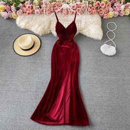 Casual Dresses Deep V Low-Cut High Open Fork Halter Banquet Host Gold Velvet Sexy Backless Evening