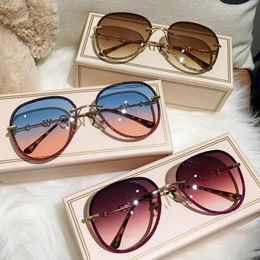 Sunglasses Ms 2022 New Diamond Sunglasses Female Imitation Rhinestones Gradient Colour Uv400 Women Sunglasses