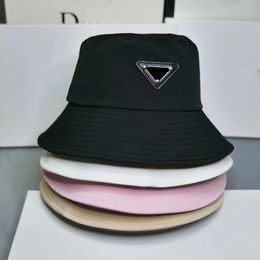 kova şapka tasarımcısı şapka erkek kadın şapka tasarımcısı lüks yaz plajı sunbonnet beyzbol şapkaları için geniş ağzına kadar şapka mektubu jacquard unisex balıkçı bere şapka toptan satış