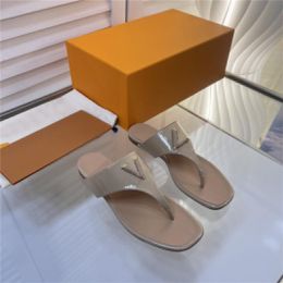 Designer Luxury Flip Flops Thong Flat Beige Leather shoes Sandalsl Sandals With Box