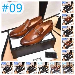 28 Model Flats Walk Shoe Loafers Slip-On Shoes Lounge Factory Footwear Black Round Apron Toes Luxury Designer Metal lettering Logo Low Heel Dress Shoe