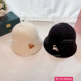 Designer Ball Caps Luo Jia's 23 Autumn and Winter New Wool Letter Fisherman Hat Art Trend Net Red Bucket Hat Shows Small and Lazy Face Han X3IS