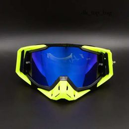 Brand SKI Goggles Mountain Motocross Goggles Professional Anti Fog Dual Lens Uv400 Mem Women Battlegrounds Eyeglasses with Case 3209