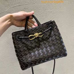 Botteg Venetas Andiamo Bag Intrecciato Leather Tote Bags High Definition Full Leather Handmade Sheepskin Woven Bag Inside and Outside Andiamo Small Bow Metal B HBD9