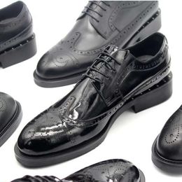 Fashion Brogue Leather Handmade British Style Mens Formal Business Carved Men Wedding Dress Shoes