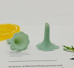 Plastic Small Mini Funnels Tools Diffuser Liquid Perfume Bottle Oil Lab Funnel For Chemical Essential Oils Split Tool DBC BH26332815633