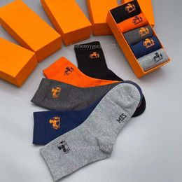 Sock Multicolor Fashion Designer Mens Socks Women Men High Quality Cotton All-match Classic Ankle Breathable Mixing Football Basketball Socks One box of 5 pairs