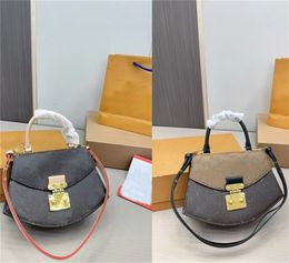 women Designer Bag Handbag emboss flower Scalloped fashion Shoulder bag handle crossbody Geometric curved edge modeling Luxurys S-lock Locks Clamshell Bags
