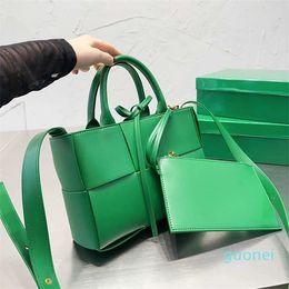 Designer Bag boven Totes Women With Wallet Shoulder Tote Bag Woman Luxury Handbags Knitting Shopping Bag Leather Purse 2024