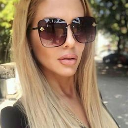 2021 New Fashion Lady Oversize Rimless Square Sunglasses Women Small Bee Glasses Gradient Sun Glasses For Female UV400323Y