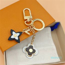 Luxury Key Chain Blooming Flowers Keychains Designer Key Ring Woman Classic 2 Styles With Letter Fashion Petal Pendant