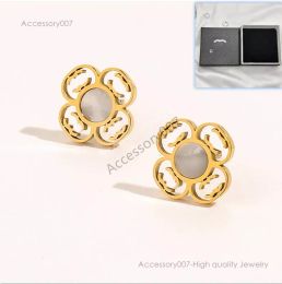 designer jewelry earing Simple Style Letter Earrings Fashion Love Jewelry Romantic Women Stud Earrings Boutique Designer Jewelry Box Packaging Classic