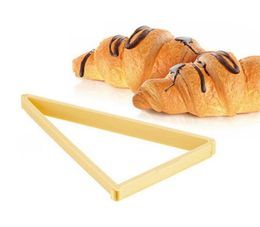 Plastic Croissant Cutters Bread Line Mould Dessert Stamper Roll Maker Baking Pastry Tools Bakeware Kitchen Gadgets Accessories1302919