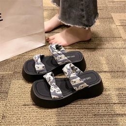 Slippers Platform Open Toe Athletic Sandals Flip Flops For Girls Shoes Sports Divers Women Sneakers Due To Fashion