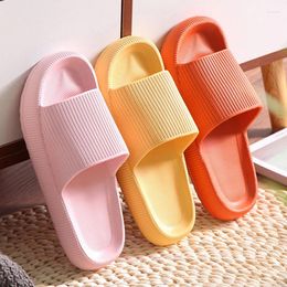 Slippers Thick Platform Cloud Women Fashion Eva Soft Sole Home For Woman Sandals 2024 Summer Non Slip Beach Flip Flops