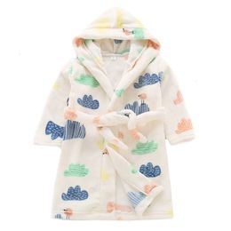 Children Flannel Bathrobe Cartoon Hoodies Printing Home Fleece Pajamas Baby Kids Sleepwear Boys Girl Robes Autumn Winter 240108