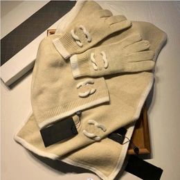 Sets New Designer Scarf Letter Wool Hat Women's Winter Warmth Three piece Set muffler Hat Gloves Fashionable and trendy shawls