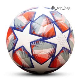 Balls Pro Soccer Ball Official Size 5 Three Layer Wear Rsistant Durable Soft PU Leather Seamless Team Match Group Training Game Play 4929