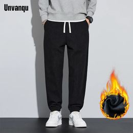 Unvanqu Winter Men's Fleece Warm Casual Corduroy Pants Jogging Sweatpants Work Y2k Korean Pant Loose Soft Harem Trouser Male 240109