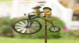 Vintage Bicycle Wind Spinner Metal Stake Frog Riding Motorcycle Windmill Decoration For Yard Garden Decoration Outdoor Decor Q08113418663