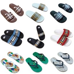 Slippers men's plaid beach shoes open toe designer shoes classic luxury sandals summer outdoor slides waterproof rubber swimming pool shoes letter flat heel casual