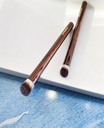 New VANISH SEAMLESS FINISH Concealer Makeup Brush Metal Handle Soft Bristles Angled Large Conceal Cosmetics Brush Beauty Tool5656392