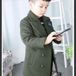 Chłopcy wełniany płaszcz 2023 Spring Autumn Fashion Solid Kolor Obroźnia Przestrzeń 210 lat Dzieci Overcoat Wysoka jakość P20 240108