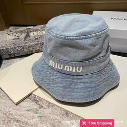 Designer Ball Caps M Familys Small Fragrance Letter New High Quality Internet Celebrity Same Style Womens Autumn and Winter Small Fragrance Woollen Hat Warm Correct a
