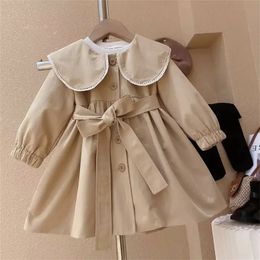 Meninas casaco moda boneca colarinho blusão primavera e outono versão coreana bebê túnica jaqueta roupas da menina trincheira 240108