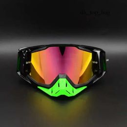 Brand SKI Goggles Mountain Motocross Goggles Professional Anti Fog Dual Lens Uv400 Mem Women Battlegrounds Eyeglasses with Case 9968
