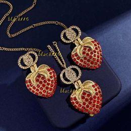 Stud Strawberry Diamond Earrings Designer Necklaces For Women Pendant Fashion Letter Gold Studs Luxurys Hoop Earring Jewellery Set 2024 Designer Earrings Jewellery