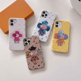 Fashion Designer phone case iPhone 15 14promax 13 12 11 promax 11Pro 12Pro 13promax X XR XS XSMAX Leather cartoon embossed letter V phone case