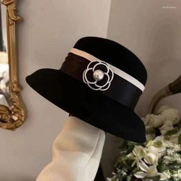 Berets French Vintage Herben-style Wool Pearl Flower Bell-shaped Hat Fashion Elegant Dome Small Fragrant Woolen Top Lady