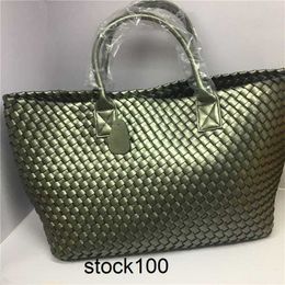 Bag Jodie Venetaabottegs Woven Women's Bag 2024 Star Same Hand Leisure One Shoulder Portable Large Capacity Vegetable Basket