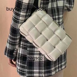 Genuine Leather Handbag Botteg Venet Pillow Jodies Chain Sheepskin Messenger Bag Designer Woven Autumn Winter Womens