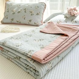 Single Bed Cover Covers Antislip Spread Double Bedspread Full Set Blanket Piece Four Seasons Universal Thin Quilt Core 240109