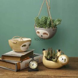 Planters Pots Ceramic Vase Wall Hanging Sloth Flower Pot Nordic Home Garden Decor Animal Flower Pot Scindapsus Chlorophytum Potted Plant Pot YQ240109