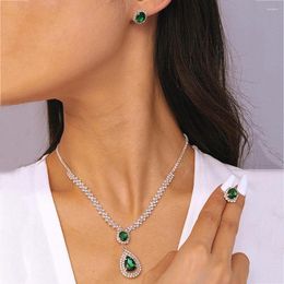 Necklace Earrings Set High-End Luxury Jewelry Oval Emerald And Ladies Vintage Temperament Elegant Prom Banquet